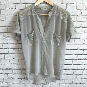 Gimmicks by BKE Lace Blouse